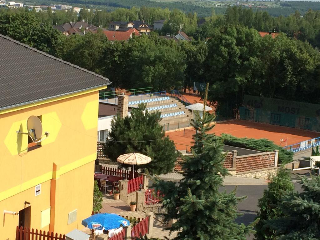 Hotel Pohadka Мост Екстер'єр фото